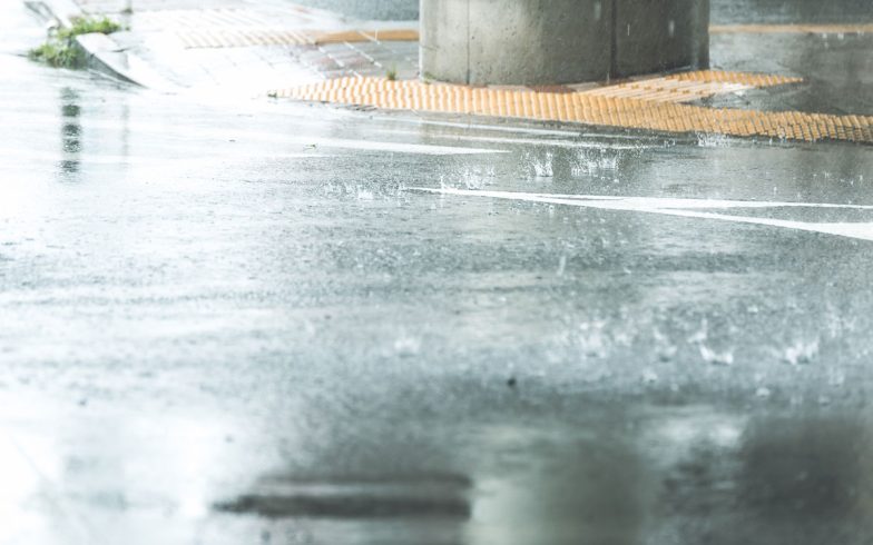 9月に多く発生する大型台風。その大雨から雨漏りを防ぐには？チェックすべき項目を紹介