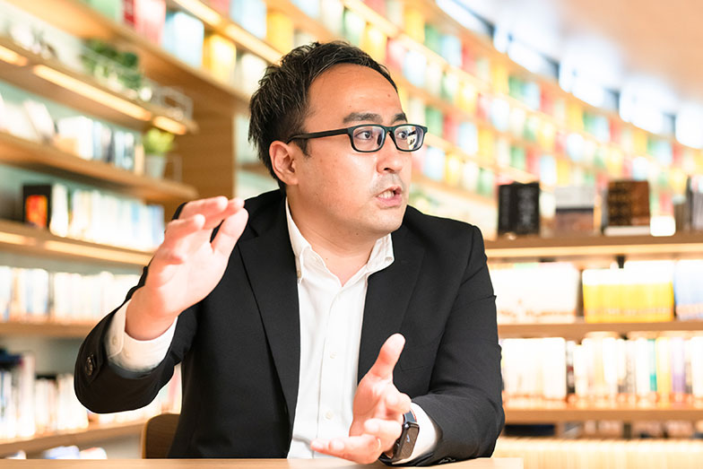 MUFG経営企画部ブランド戦略グループの森川貴博さん（写真撮影／田村写真店）